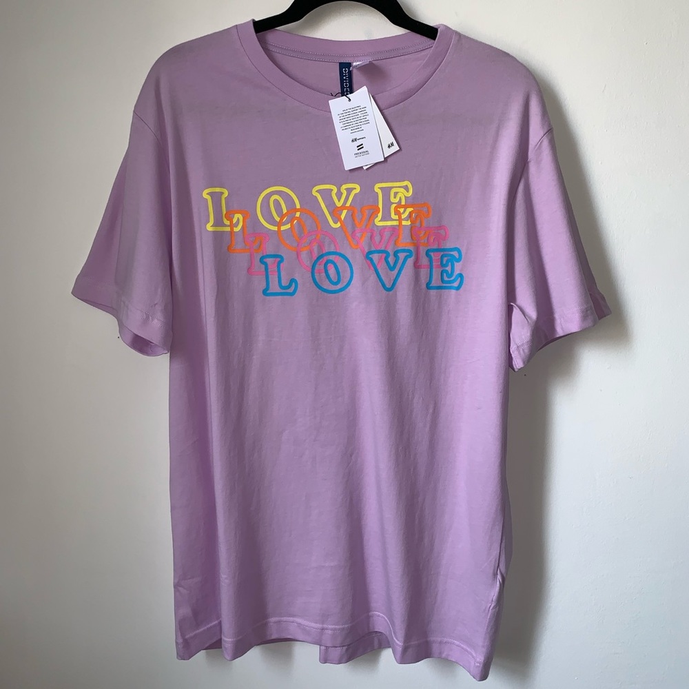 🆕[h&m] love logo t-shirt 🌈 - Picture 2 of 6